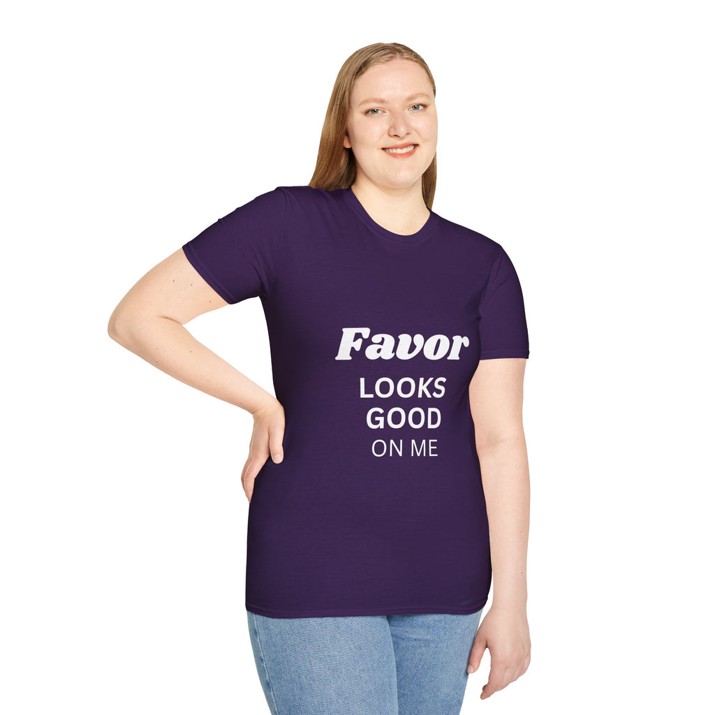 Favor Looks Good On Me T-Shirt | Inspirational Faith Graphic Tee